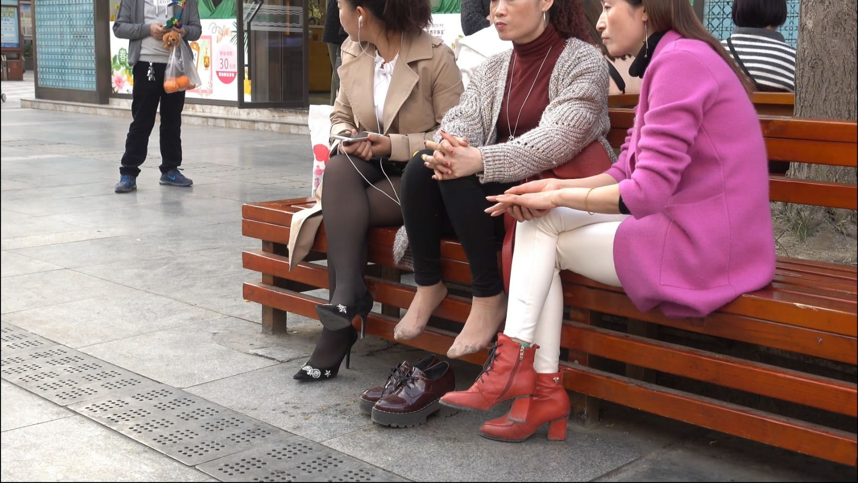 streetsnapnylon[00 02 08][20181205 213620 4]